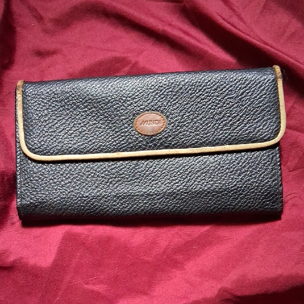 Mundi Black Wallet with Brown Accent